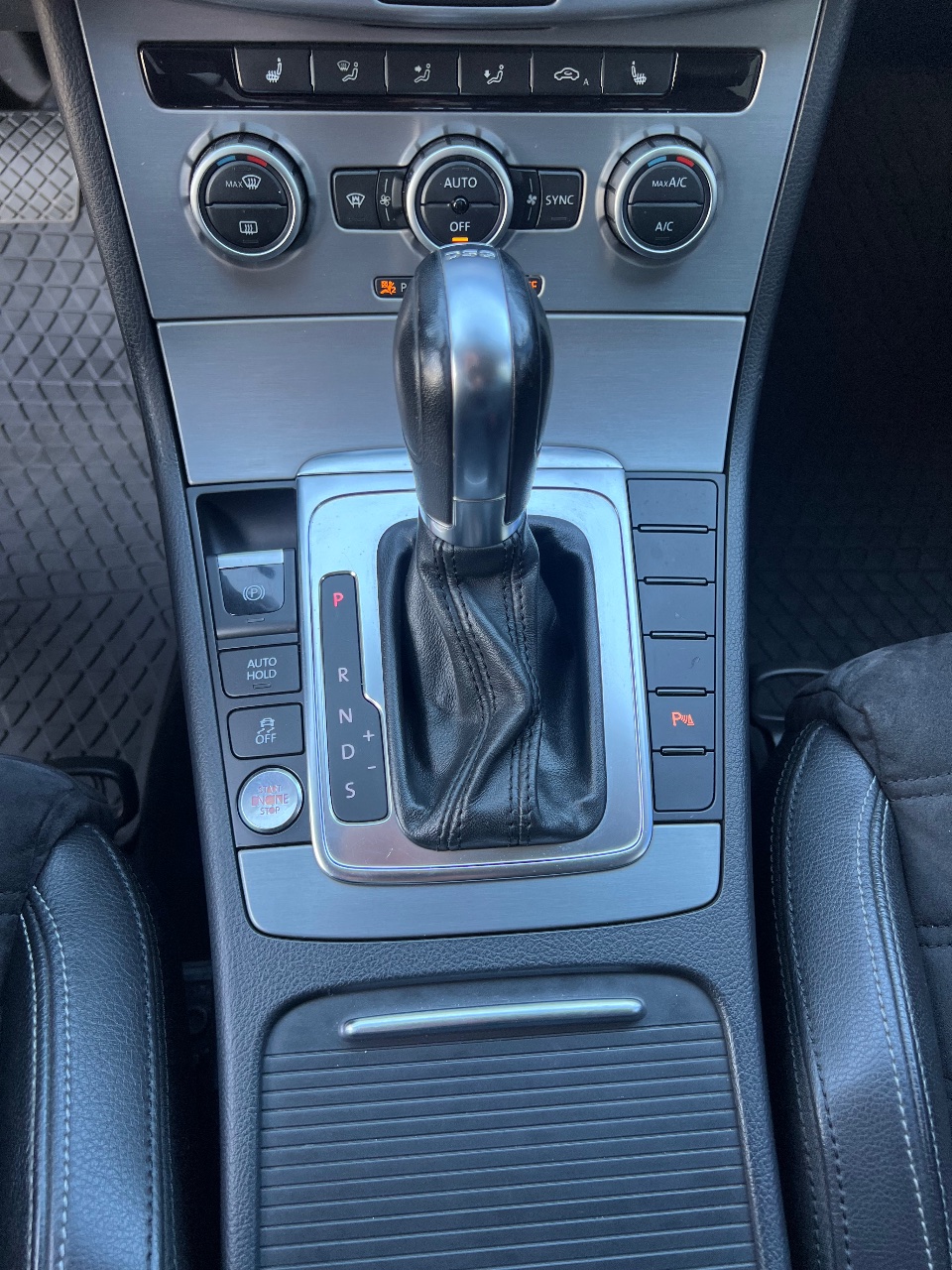 Volkswagen Passat CC - фото 15