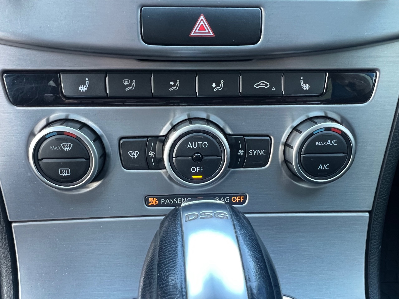 Volkswagen Passat CC - фото 17