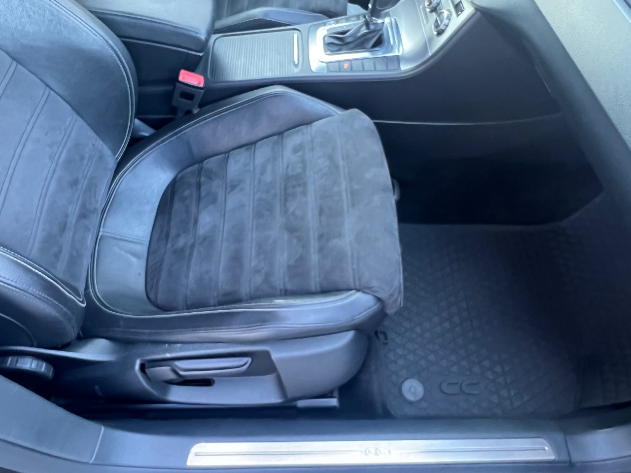 Volkswagen Passat CC - фото 12