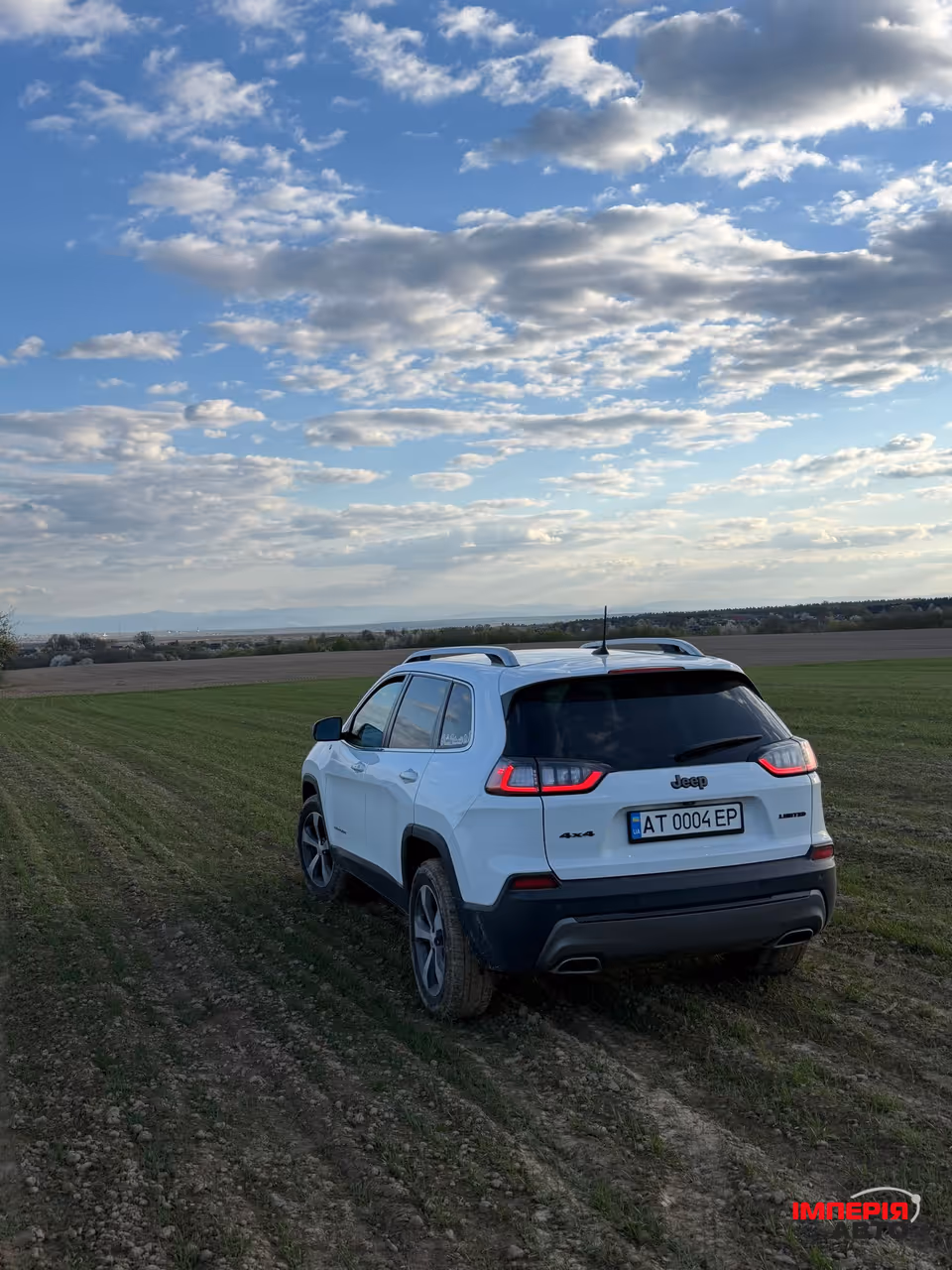 Jeep Cherokee - фото 1