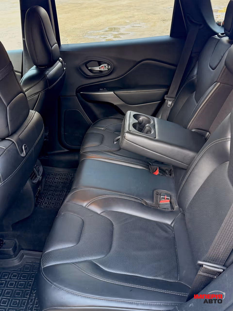 Jeep Cherokee - фото 15