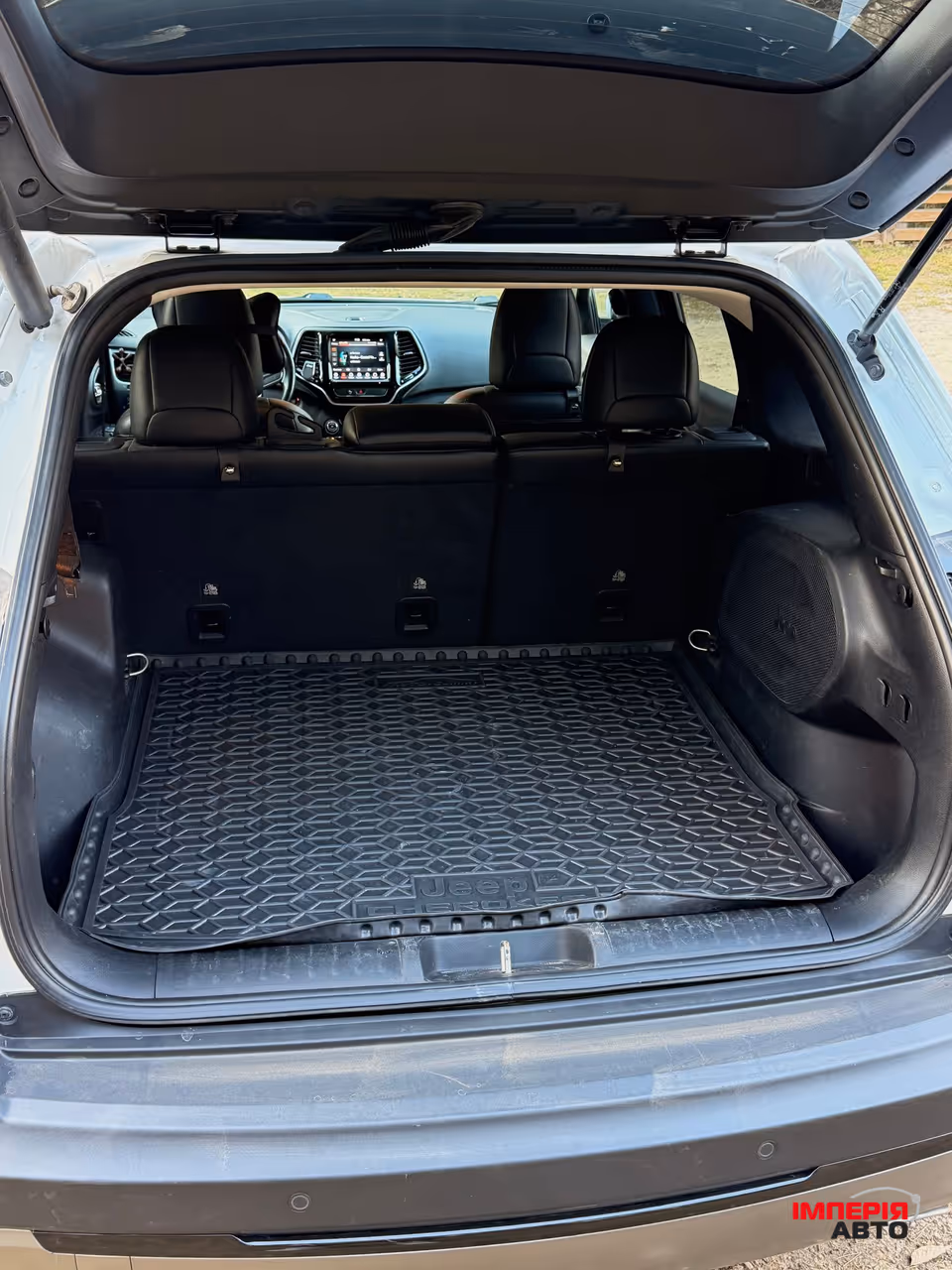 Jeep Cherokee - фото 13