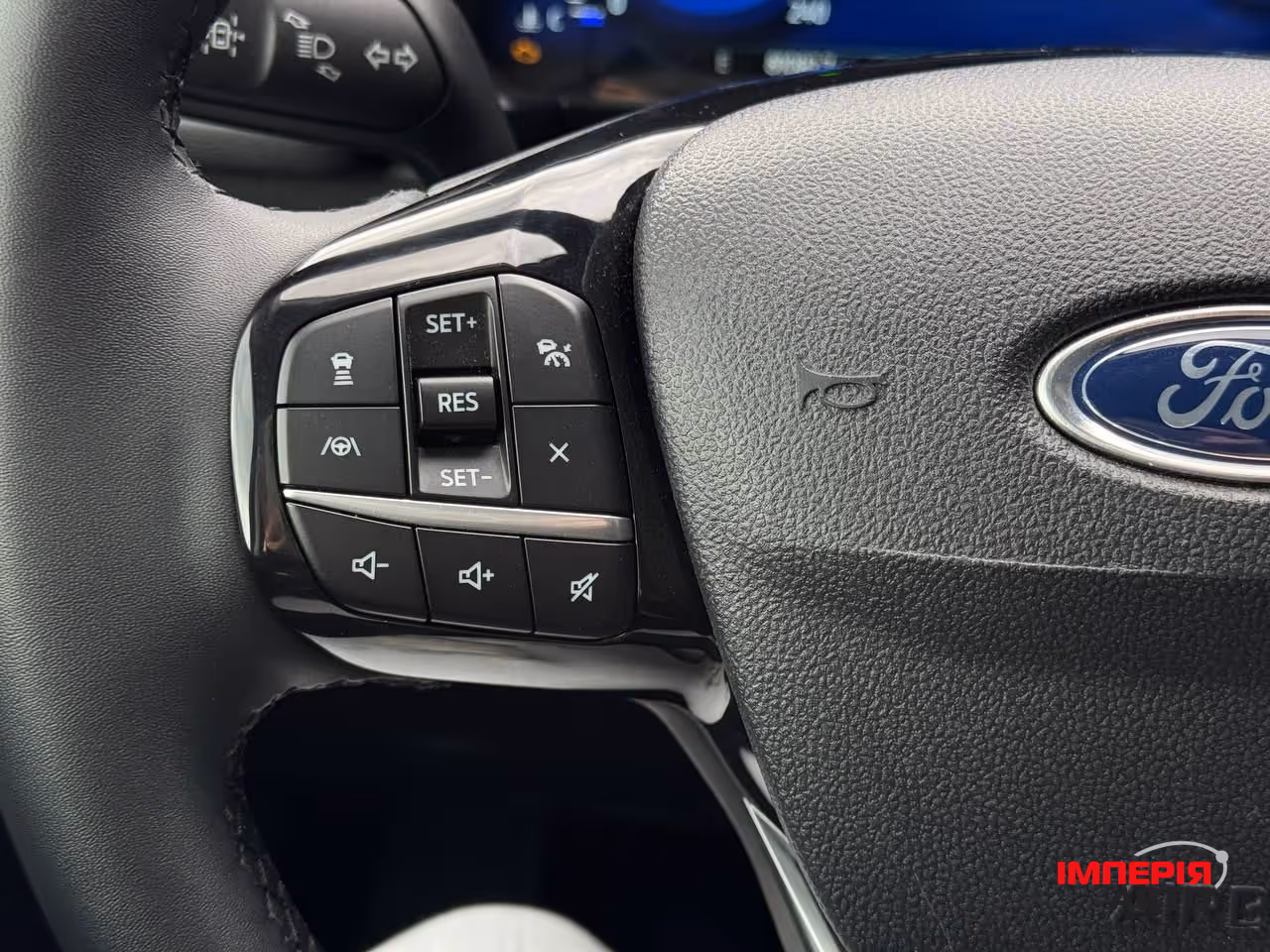 Ford Escape - фото 33