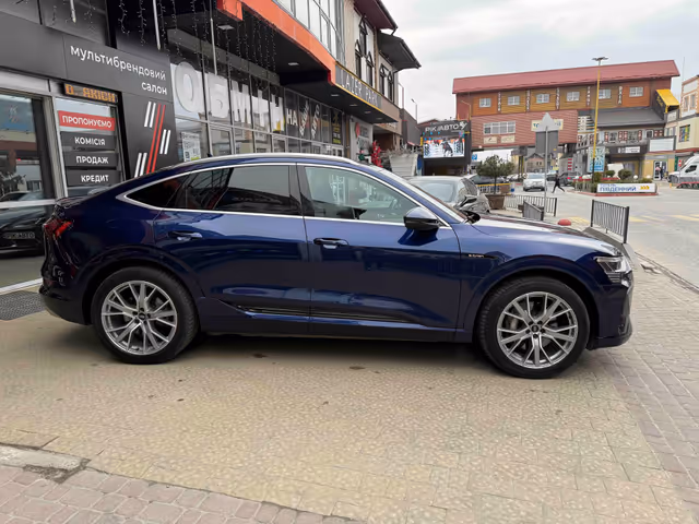 Audi e-tron Sportback - фото 5