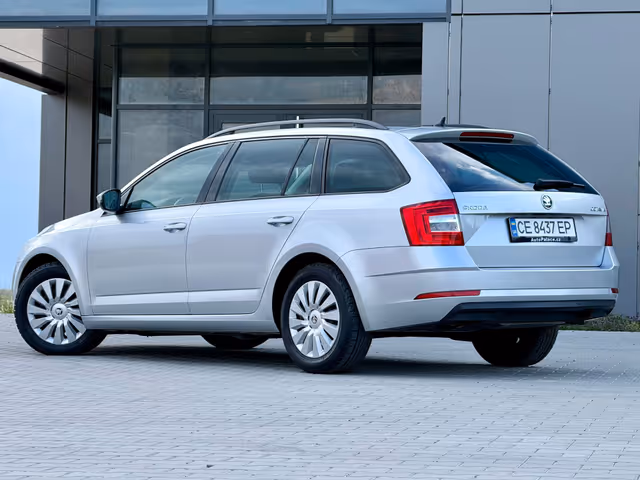 Skoda Octavia - фото 2