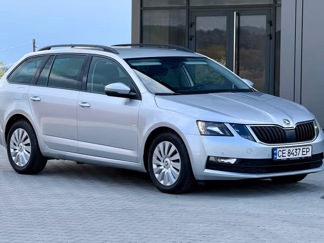 Skoda Octavia - фото 1