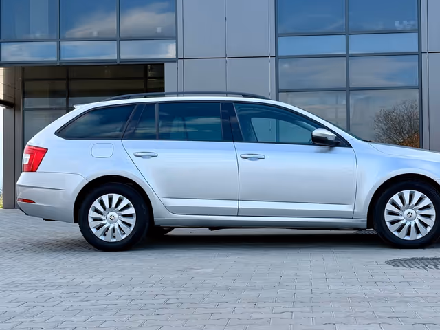Skoda Octavia - фото 5