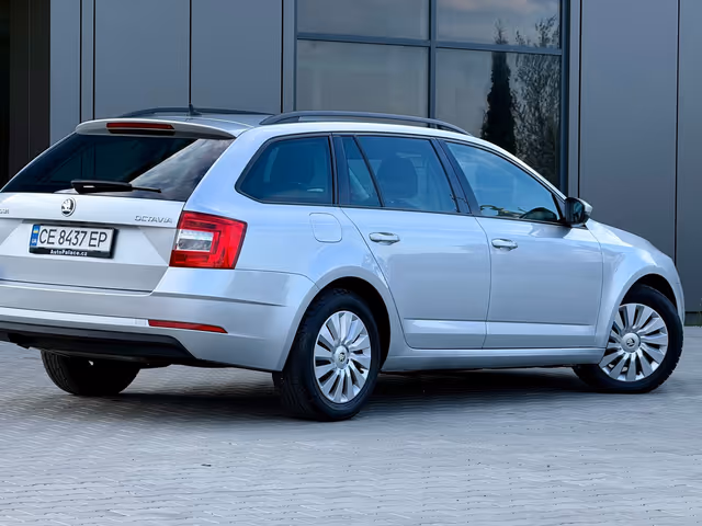Skoda Octavia - фото 4