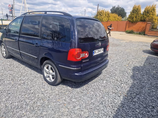 Volkswagen Sharan - фото 5