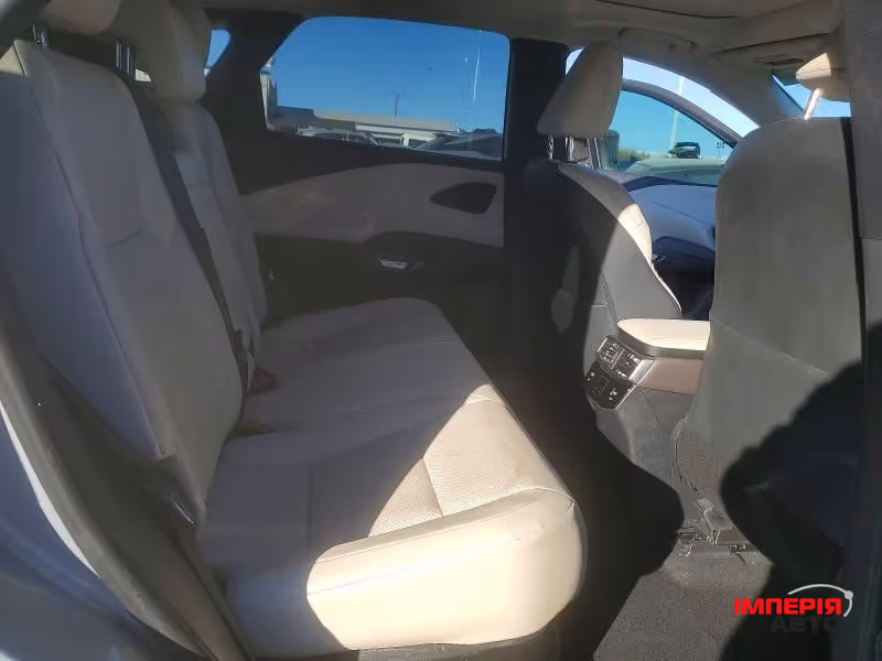 Lexus RX - фото 9