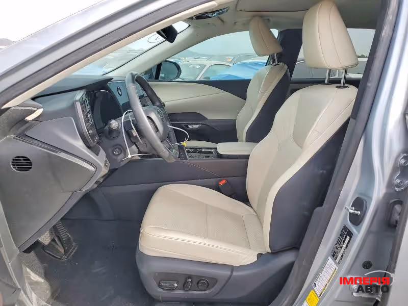 Lexus RX - фото 7