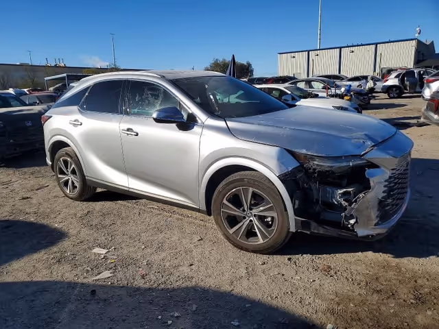 Lexus RX - фото 3