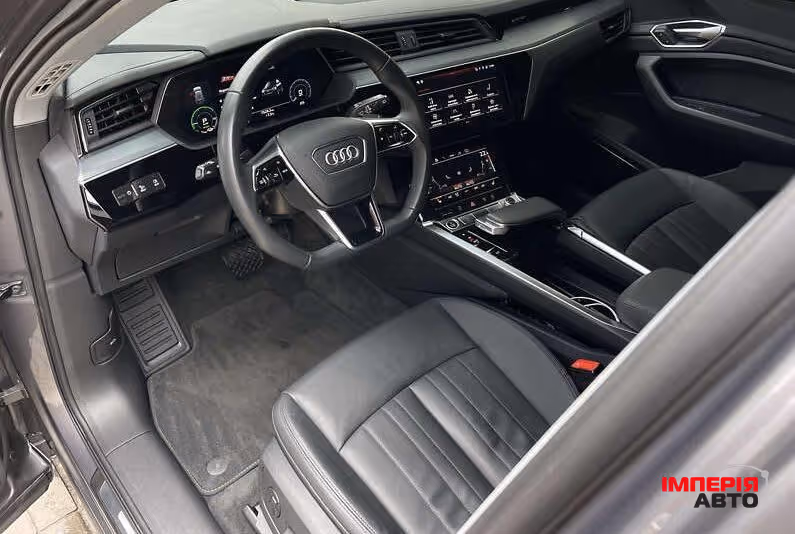 Audi e-tron Sportback - фото 12