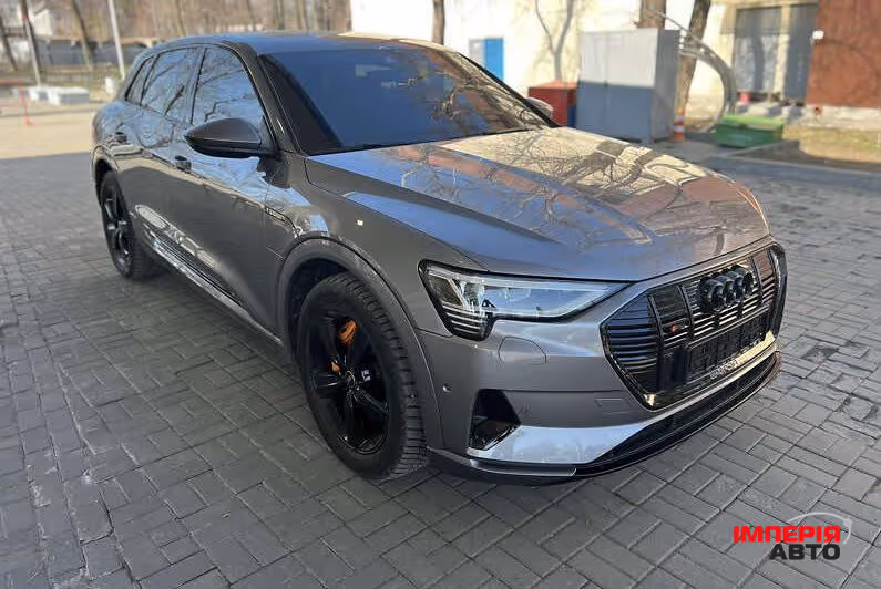 Audi e-tron Sportback - фото 2