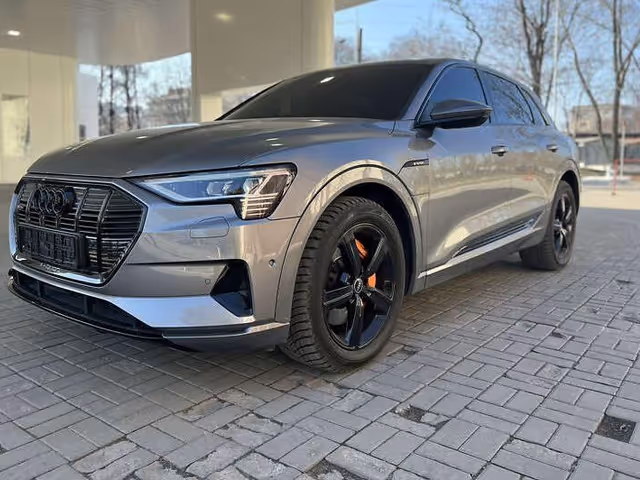 Audi e-tron Sportback - фото 1