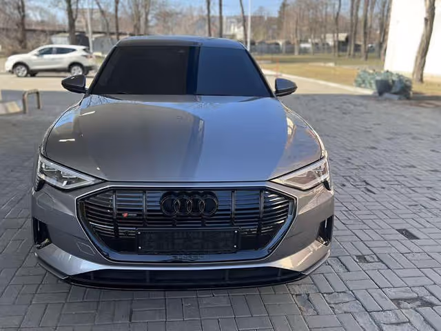Audi e-tron Sportback - фото 5