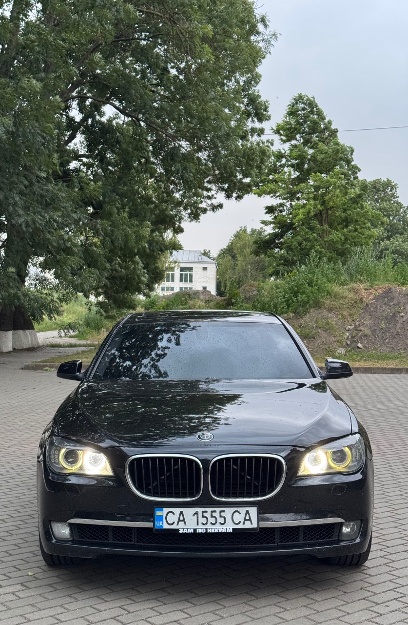 BMW 7 серії - фото 1