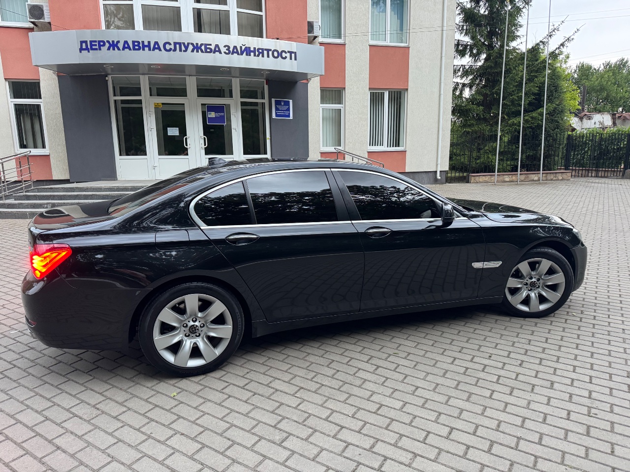 BMW 7 серії - фото 23