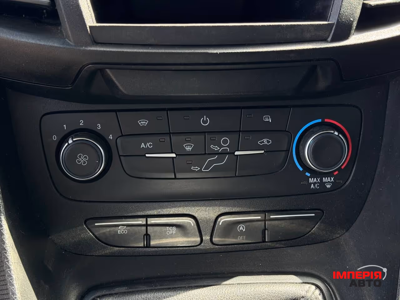 Ford Transit Connect - фото 32