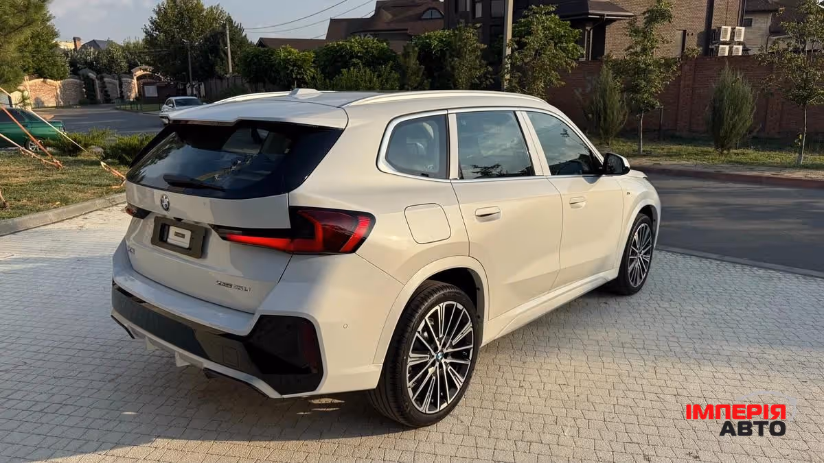 BMW X1 - фото 5