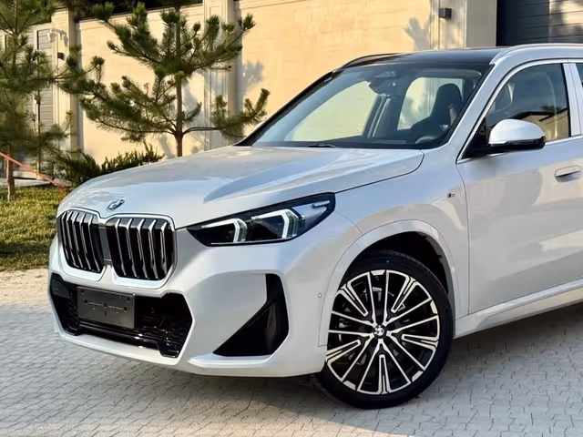 BMW X1 - фото 2