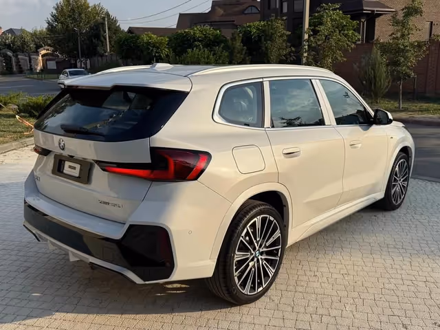BMW X1 - фото 5