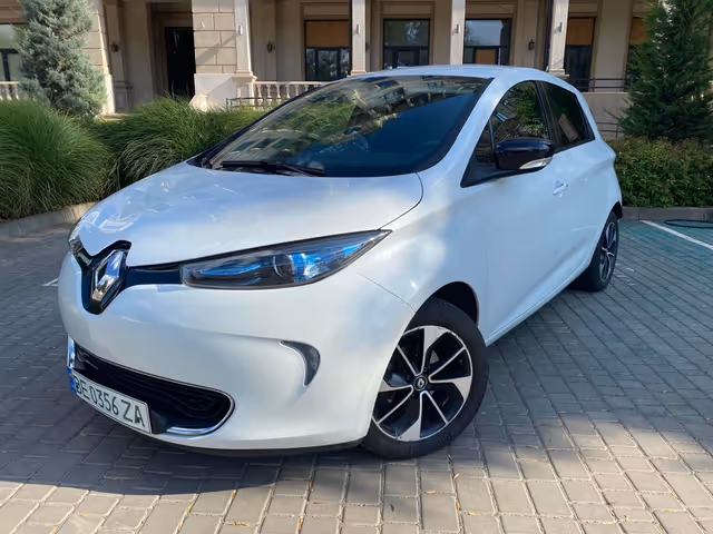 Renault ZOE - фото 1