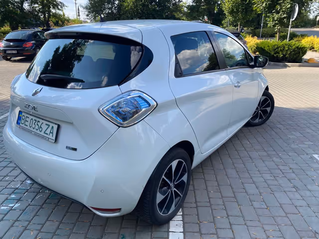 Renault ZOE - фото 2