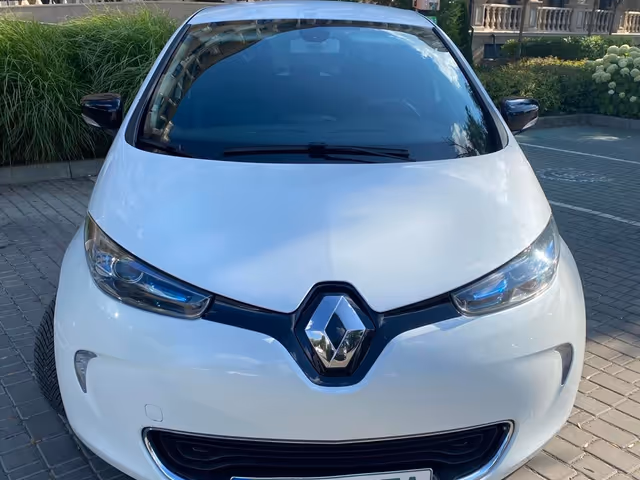 Renault ZOE - фото 3
