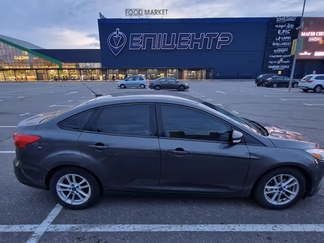 Ford Focus - фото 3