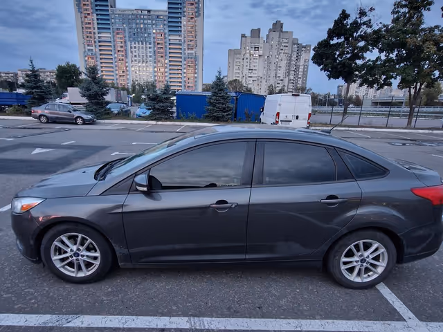 Ford Focus - фото 1