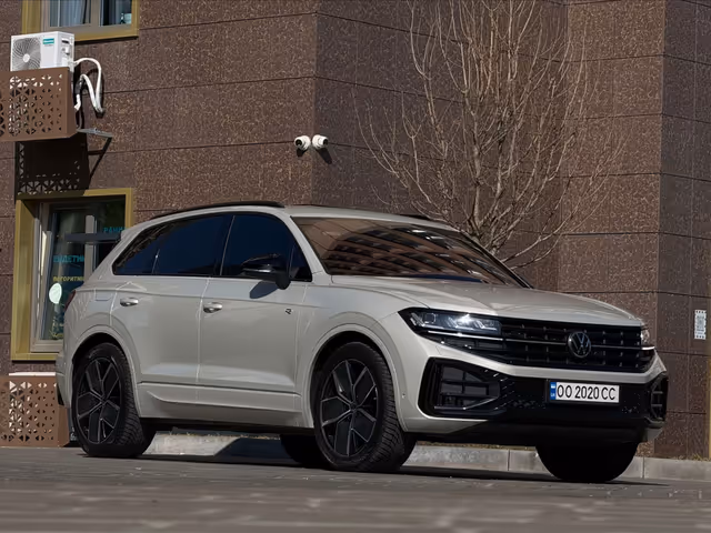 Volkswagen Touareg - фото 5