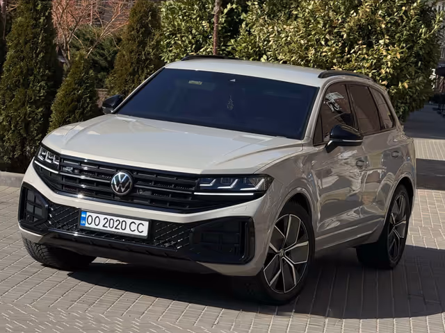 Volkswagen Touareg - фото 1