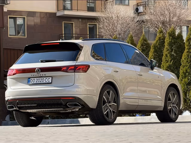 Volkswagen Touareg - фото 3