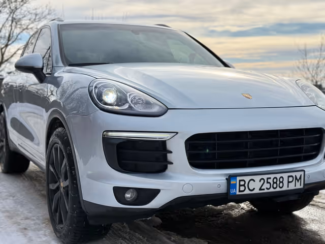 Porsche Cayenne - фото 1