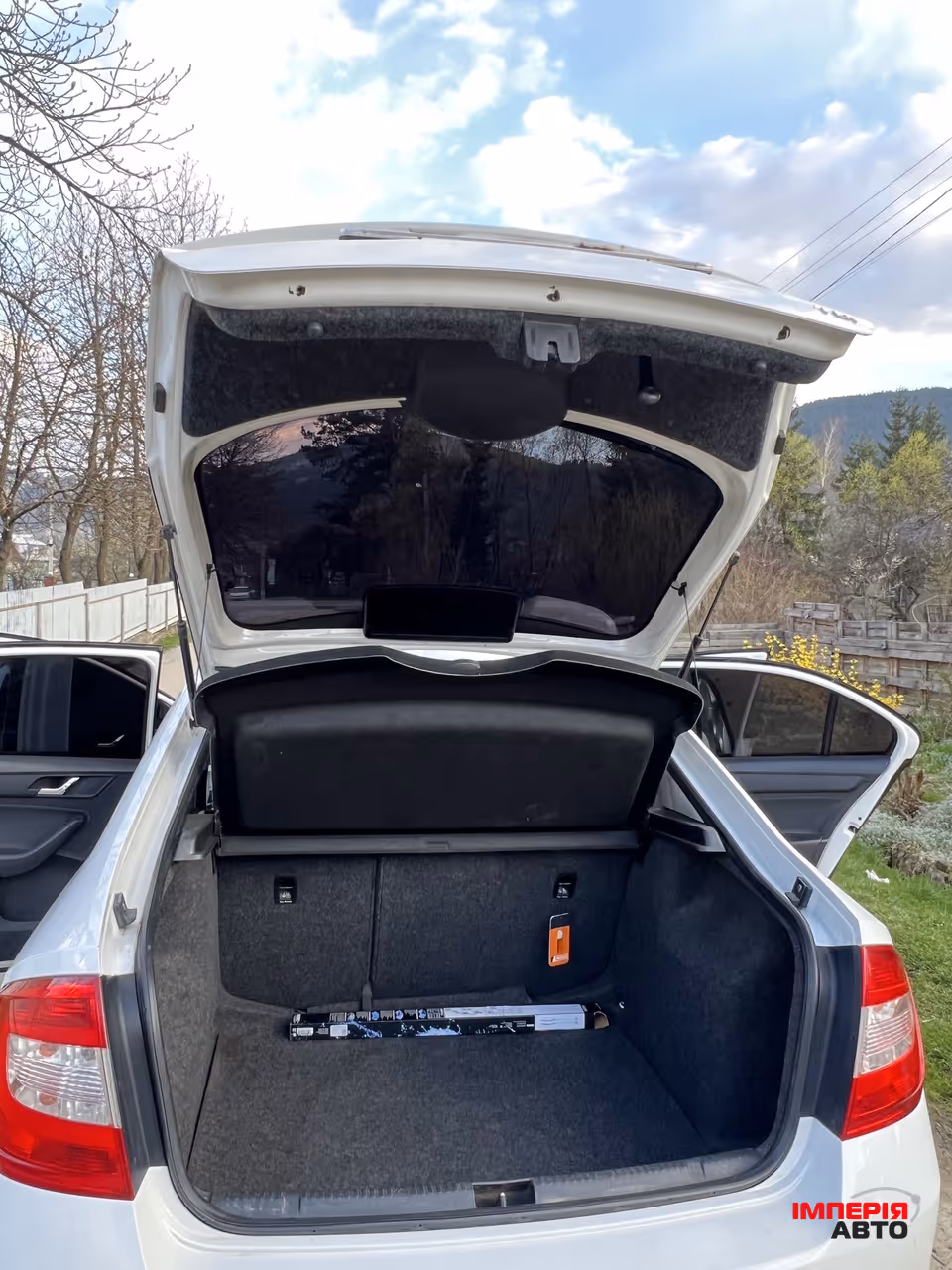 Skoda Rapid - фото 9