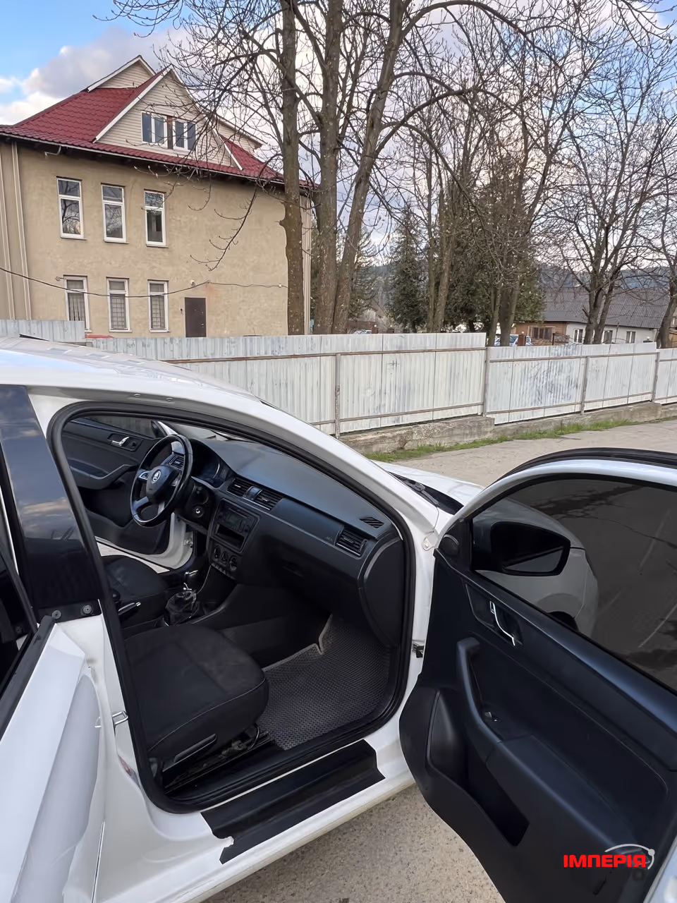 Skoda Rapid - фото 13