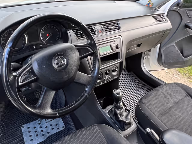 Skoda Rapid - фото 5