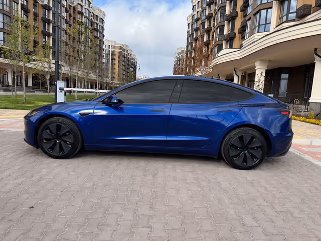 Tesla Model 3 - фото 5