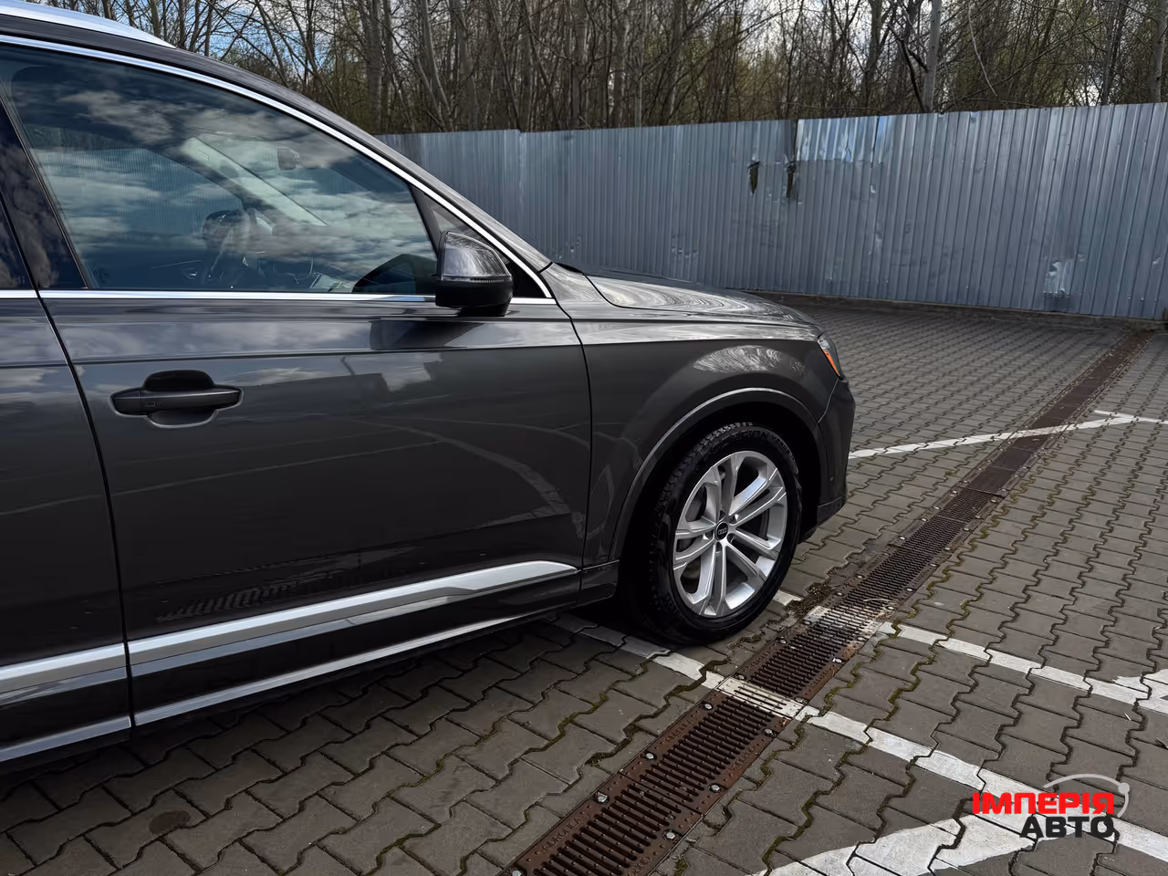 Audi Q7 - фото 11