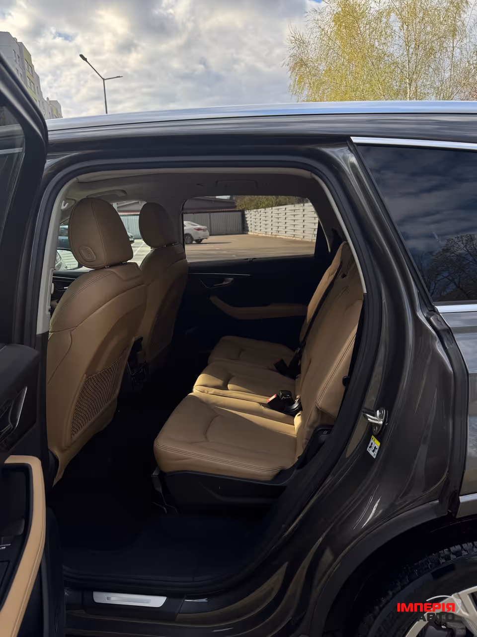 Audi Q7 - фото 22