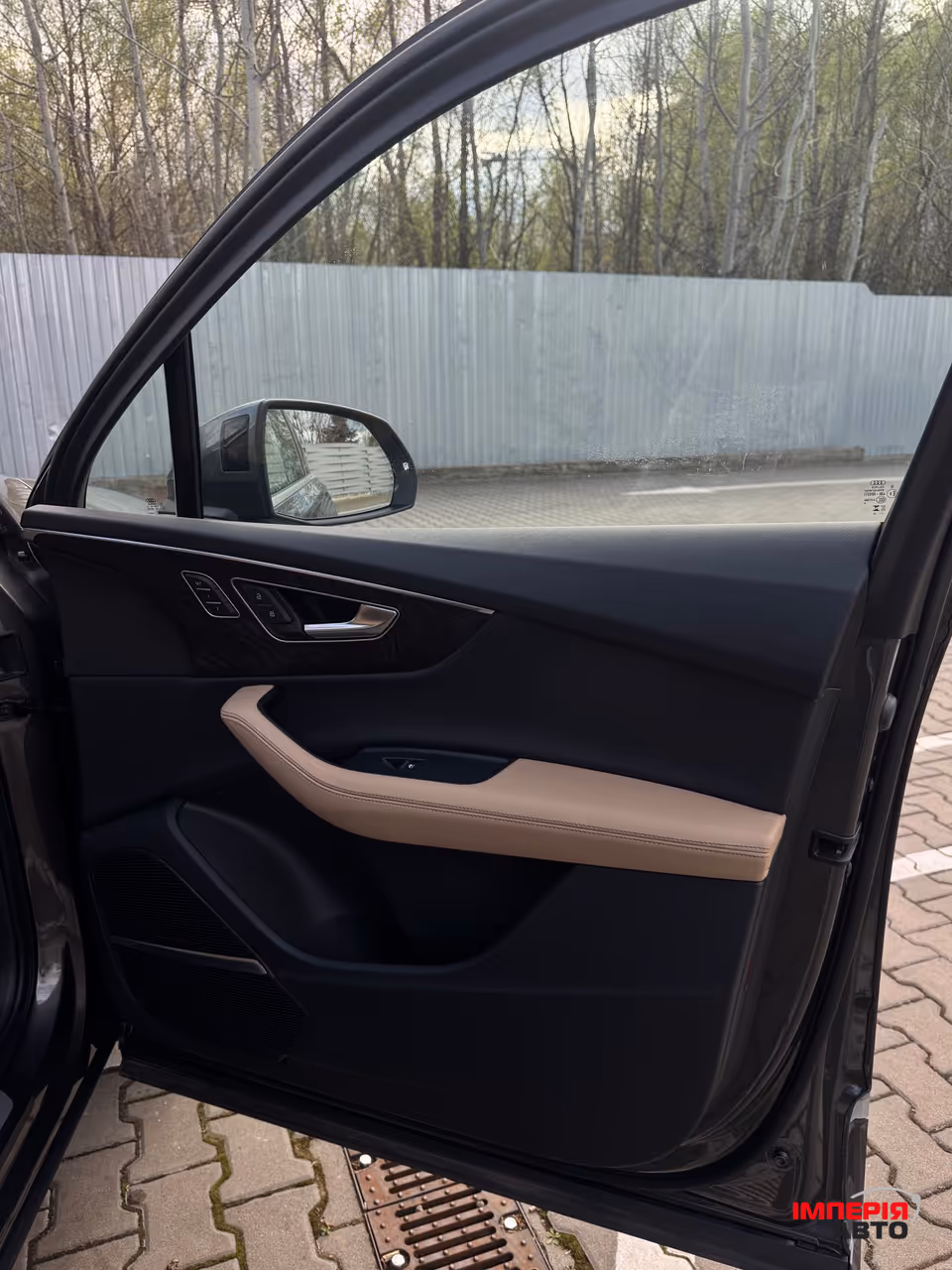 Audi Q7 - фото 12