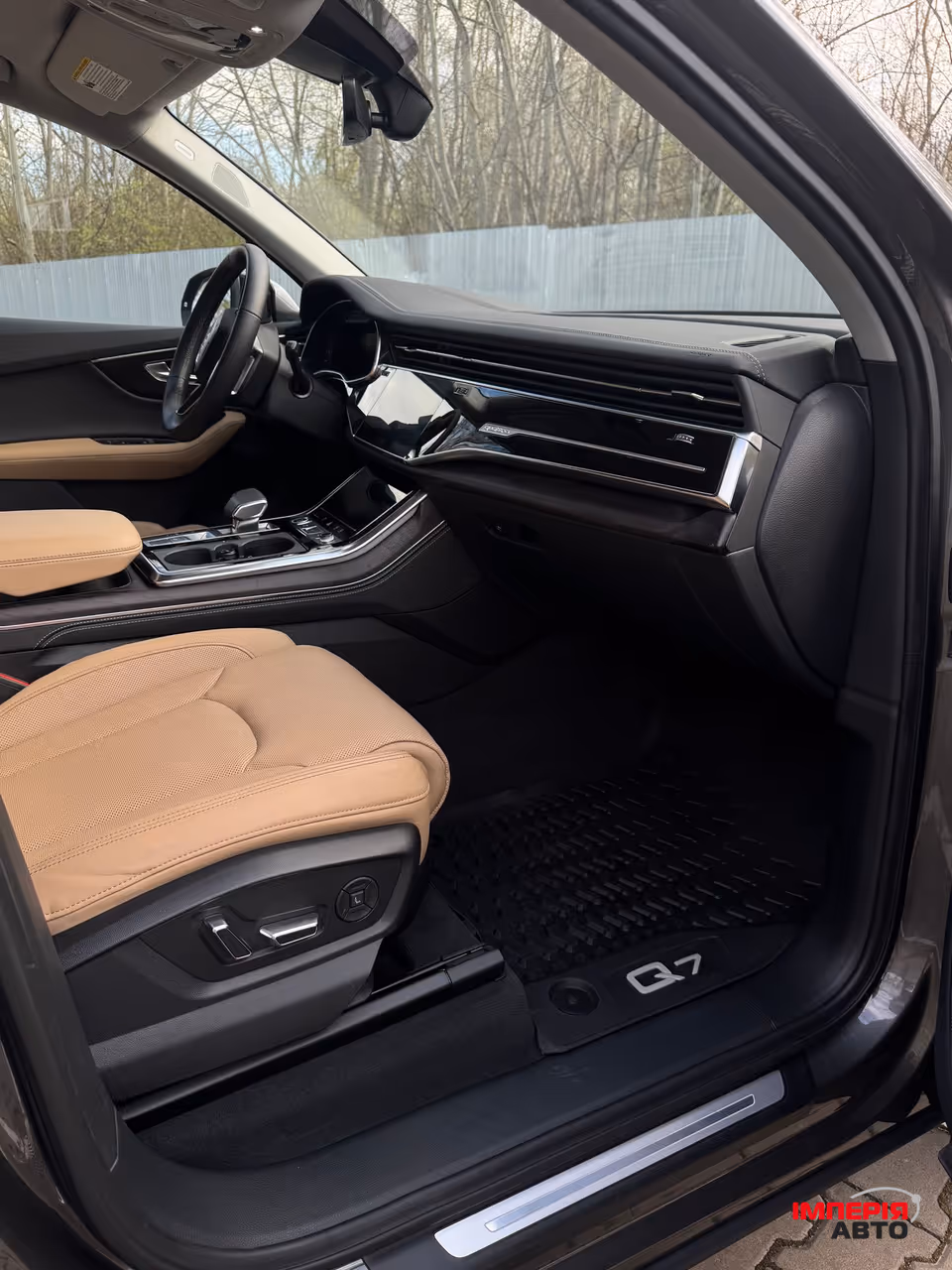 Audi Q7 - фото 13