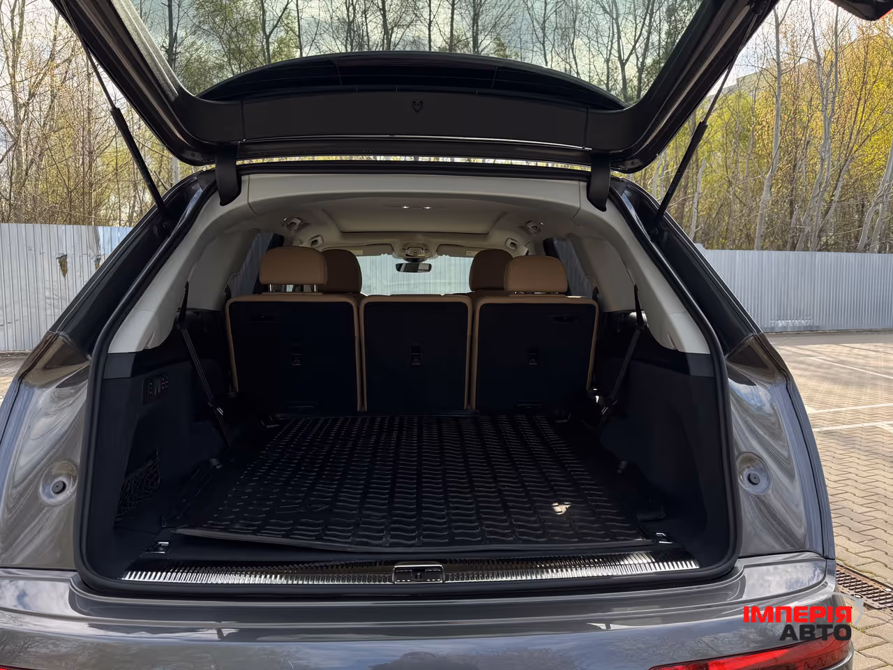 Audi Q7 - фото 6