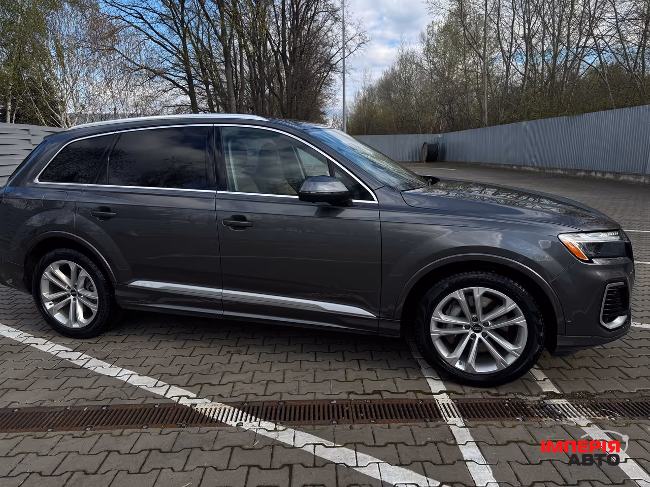 Audi Q7 - фото 16