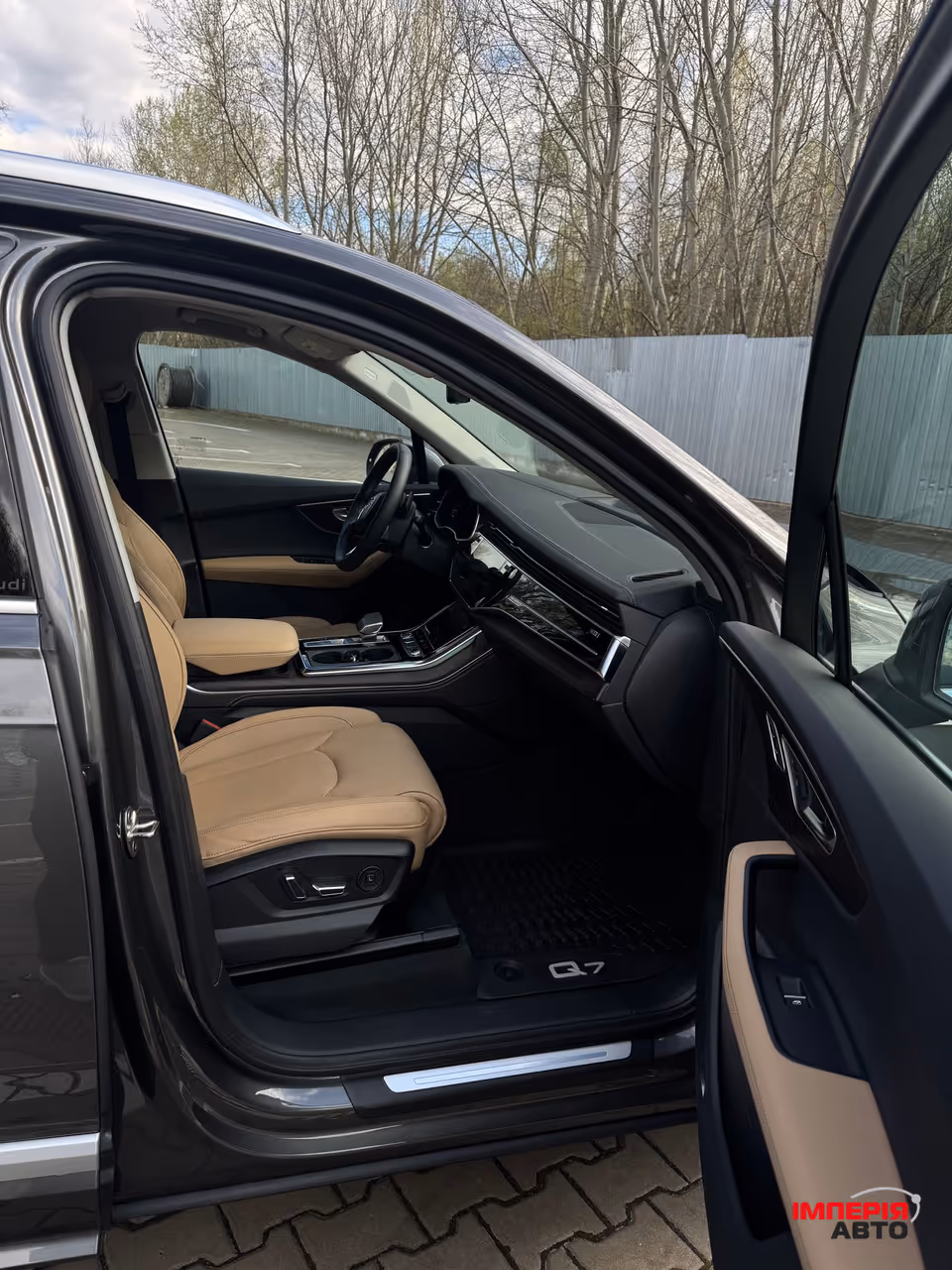 Audi Q7 - фото 14