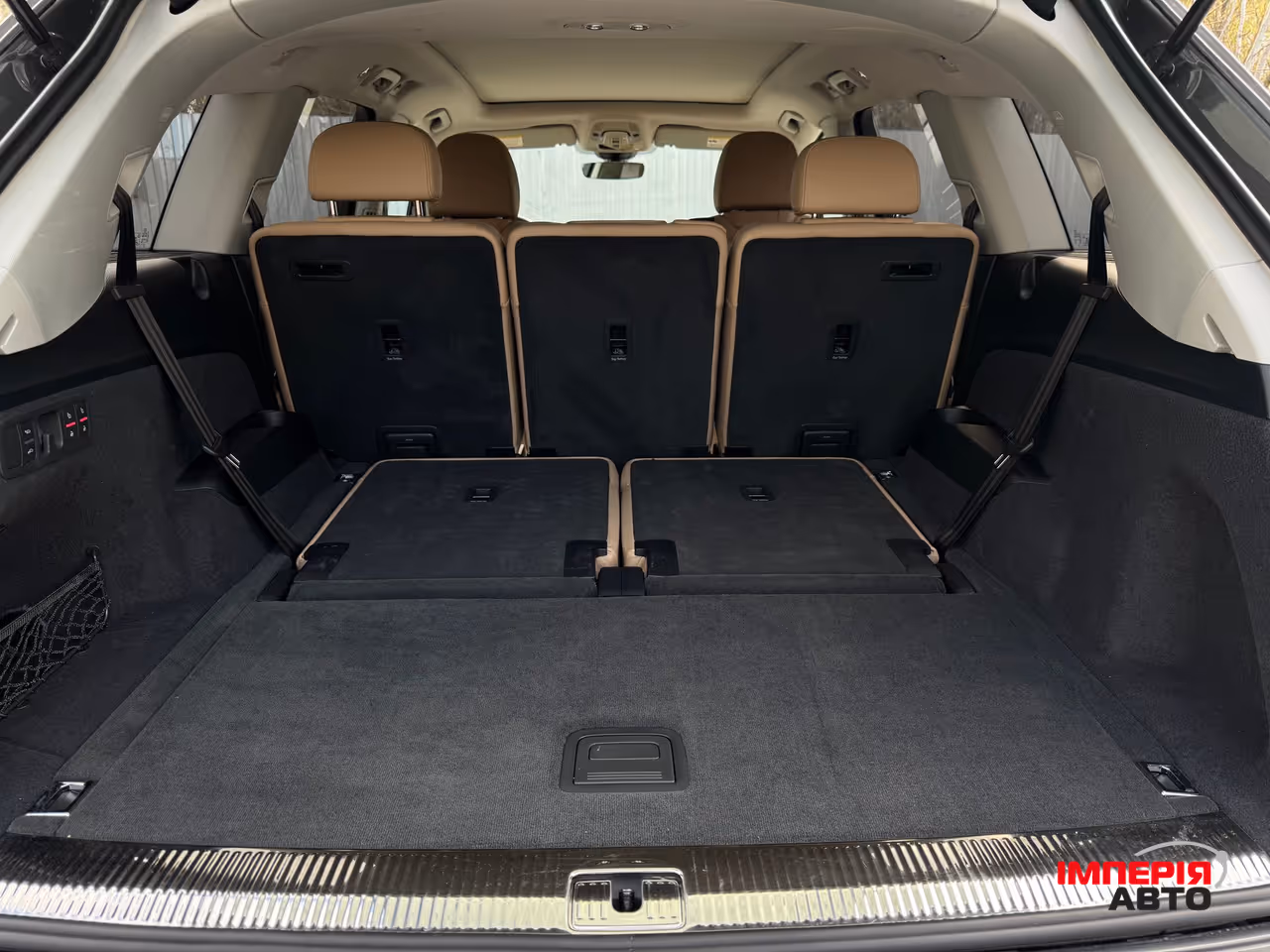 Audi Q7 - фото 9