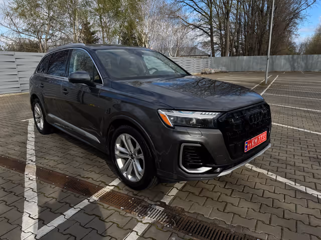 Audi Q7 - фото 1