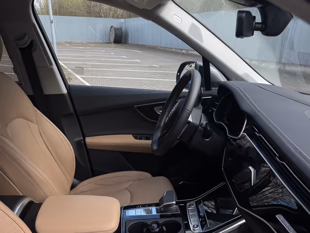 Audi Q7 - фото 5