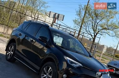 Toyota RAV4 - фото 6